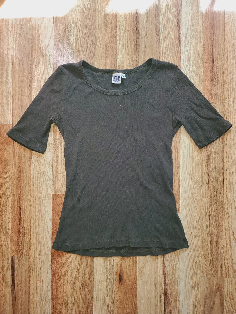 jungmaven paseo tee olive green - Picture 2 of 6